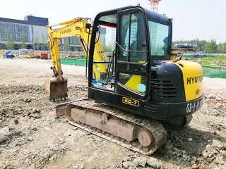 现代R60-7挖掘机