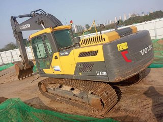 沃尔沃EC220D挖掘机