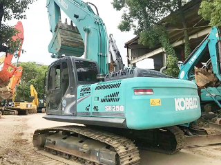 神钢SK250挖掘机
