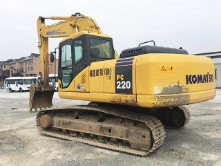 小松PC220-7挖掘机
