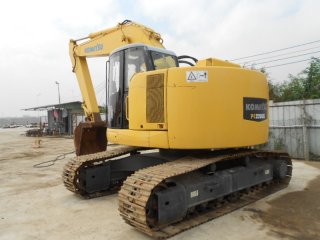 小松PC228US挖掘机