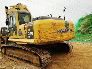 小松PC240LC-8挖掘机