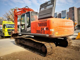 日立ZX200-3挖掘机