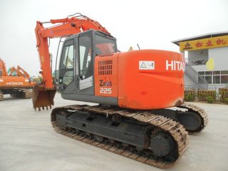 日立ZX225US挖掘机