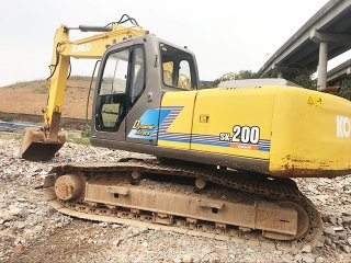 神钢SK200-10挖掘机