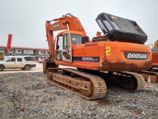 斗山DH300LC-7挖掘机