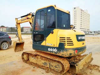 现代R60VS挖掘机