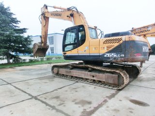 现代R265-9挖掘机